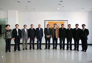 國(guó)家質(zhì)檢總局局長(zhǎng)王勇、副局長(zhǎng)支樹平、紀(jì)檢組長(zhǎng)王煒、總工程師張綱在“全國(guó)質(zhì)量知識(shí)競(jìng)賽”復(fù)賽現(xiàn)場(chǎng)親切接見中國(guó)質(zhì)量檢驗(yàn)協(xié)會(huì)秘書長(zhǎng)張軍、秘書長(zhǎng)助理張明